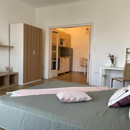 Neighbor Of Gellert Spa By Nw Budapest Extérieur photo