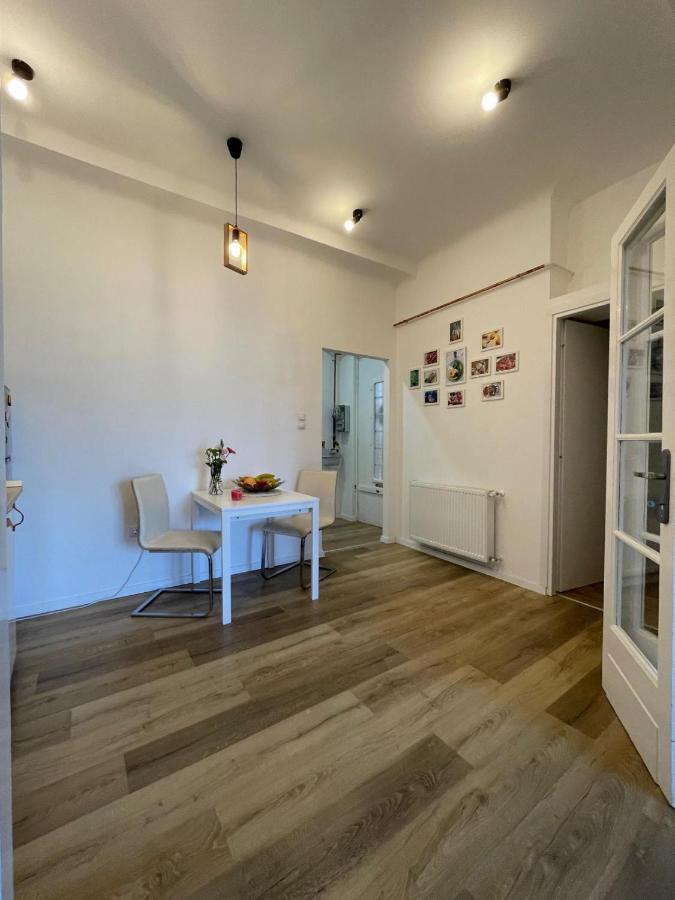 Neighbor Of Gellert Spa By Nw Budapest Extérieur photo