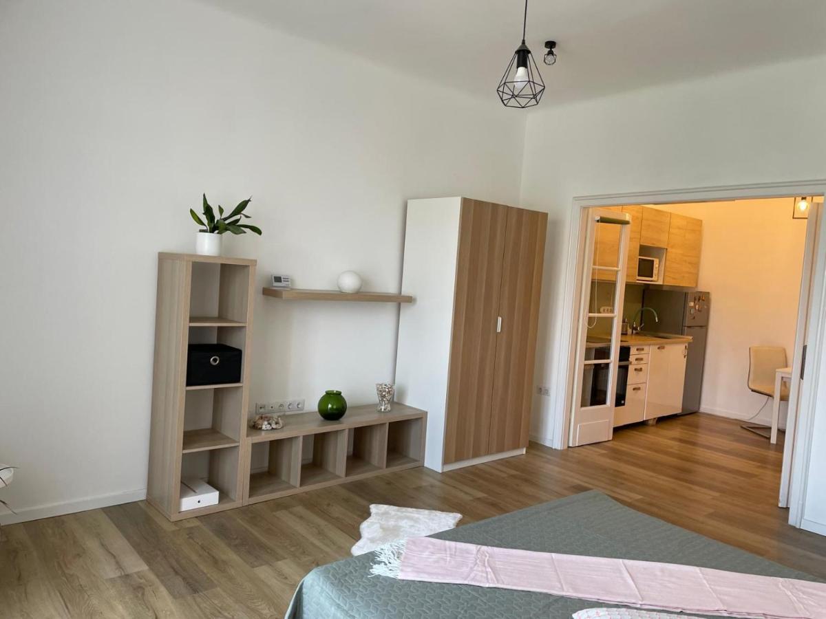 Neighbor Of Gellert Spa By Nw Budapest Extérieur photo